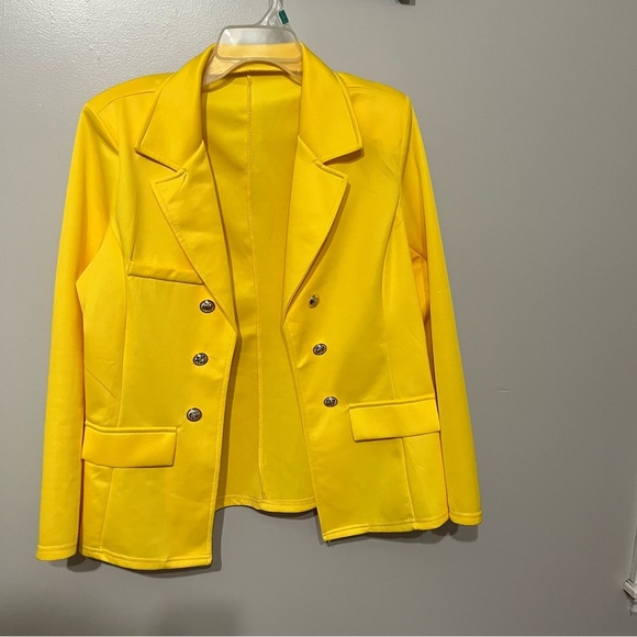 Vibrant Yellow Blazer with Gold Buttons - Picture 3 of 11
